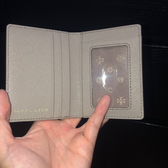 Tory Burch Accessories Tory Burch Emerson Foldable Card Case Poshmark